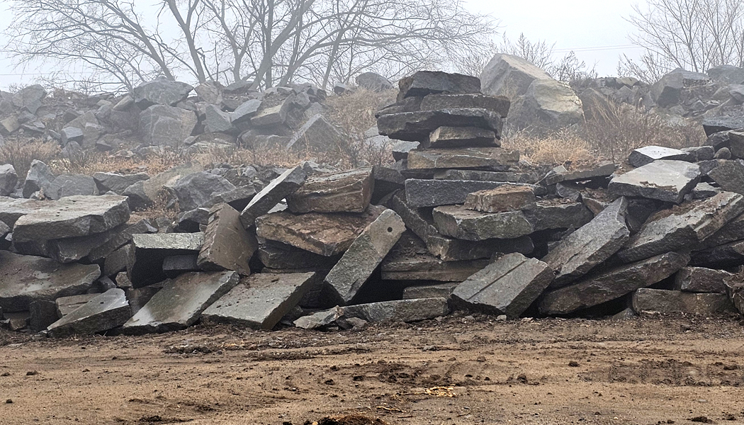 Flat Stackable granite boulders wholesale Twin Cities MN