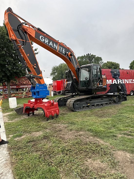 Equipment Escavator With Rotator 01 | Granite Companies MN
